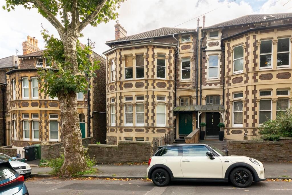 Property on Clarendon Road, BS6 7EY