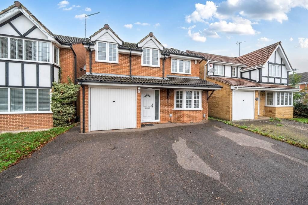 Property on Crabtree Way, LU6 1UR