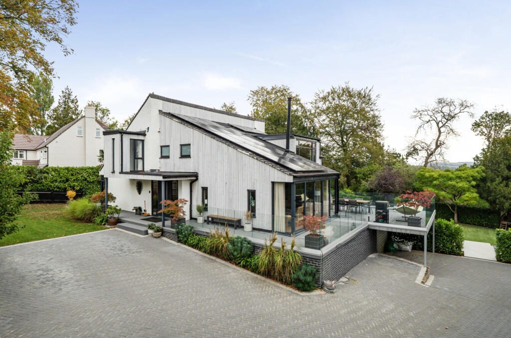 Property on Southdown Road, SO21 2BY