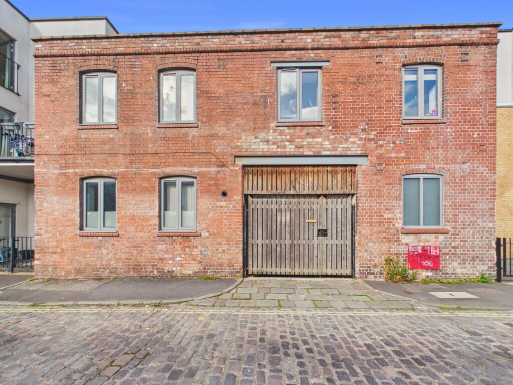 Property on Stillhouse Lane, BS3 4EB